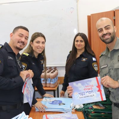 חבר'ה מהמכללה הלאומית לשורים התנדבו בחלוקת סלי מזון של שבועות